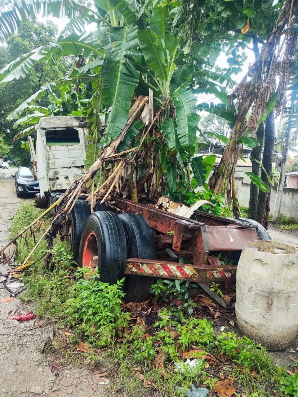 Chassis mb 1935 com diferencial e truck.  - Foto 2