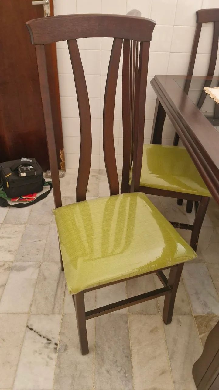 Conjunto de mesa 6 cadeiras - Foto 2