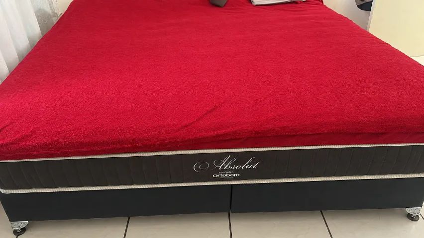 Cama King Size com Colchão e Base