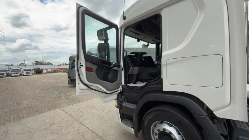 SCANIA P320 B8X2 - Foto 5