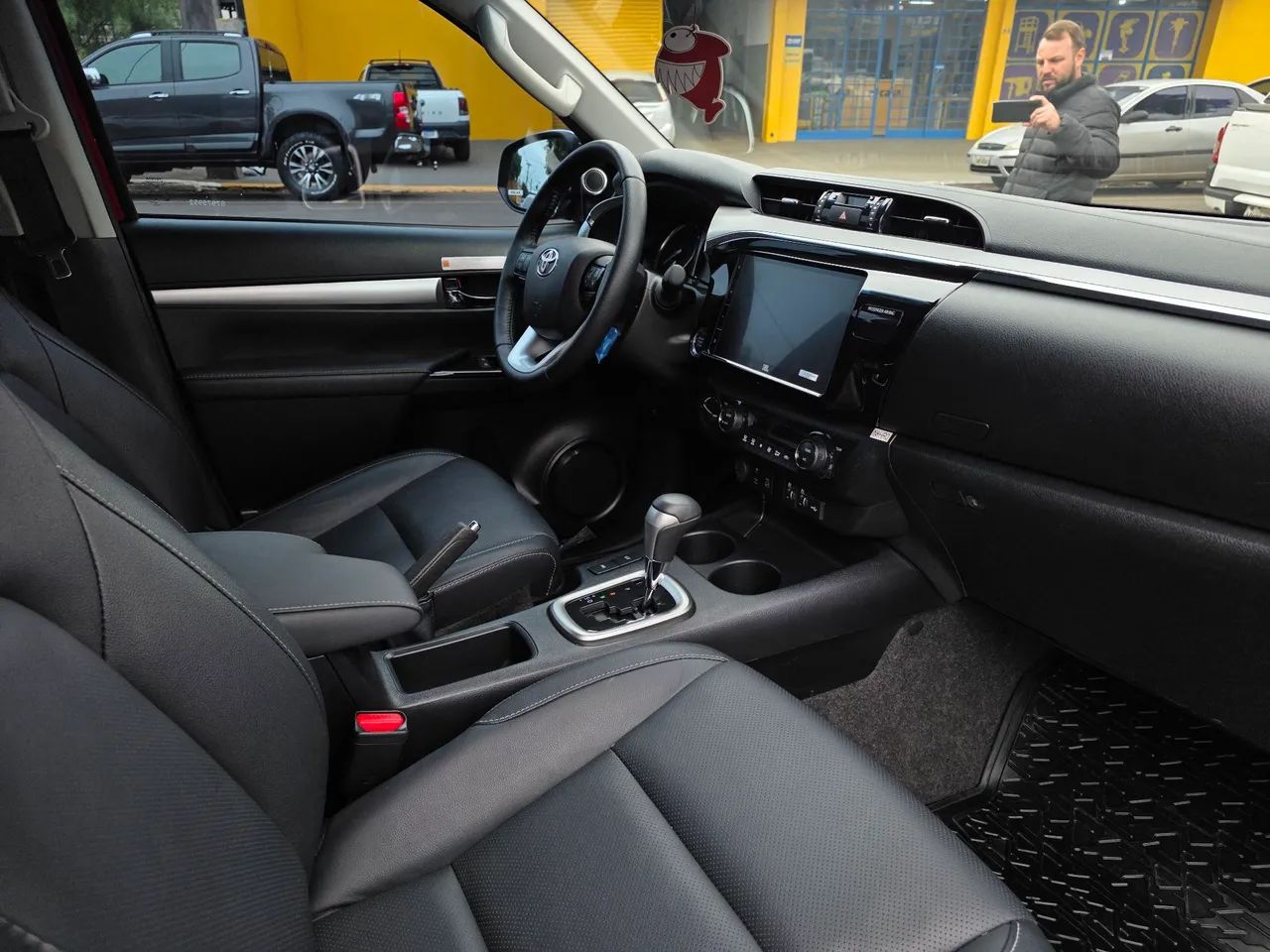 Toyota Hilux CD SRX 4X4 2.8 TDI 16V Diesel Aut. 2025 - Foto 2