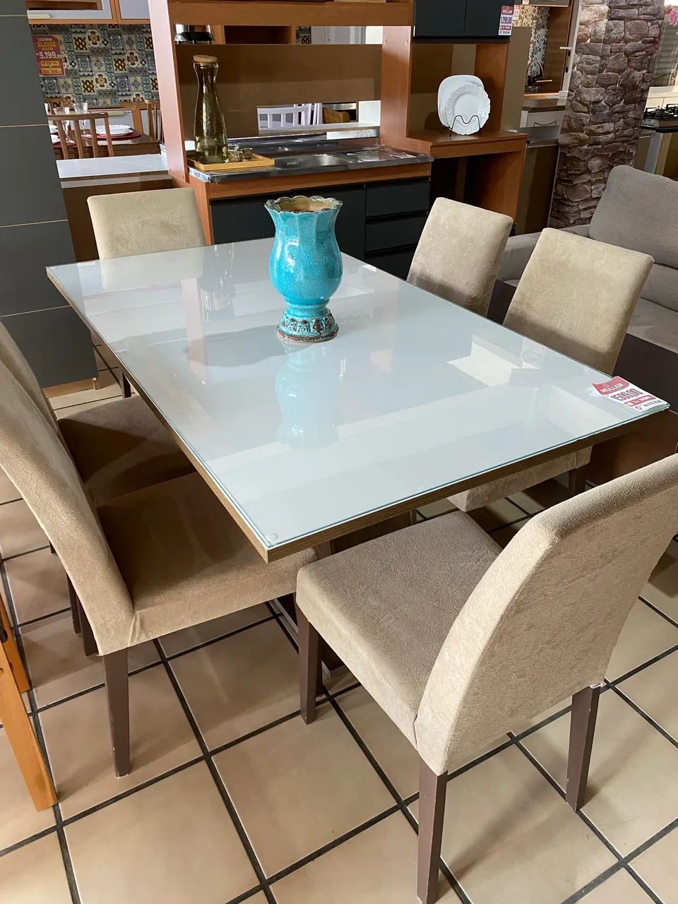 Mesa com 6 cadeiras estofadas  - Foto 4