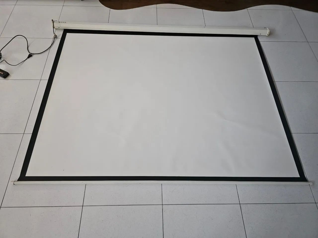 Tela retratil para projetor