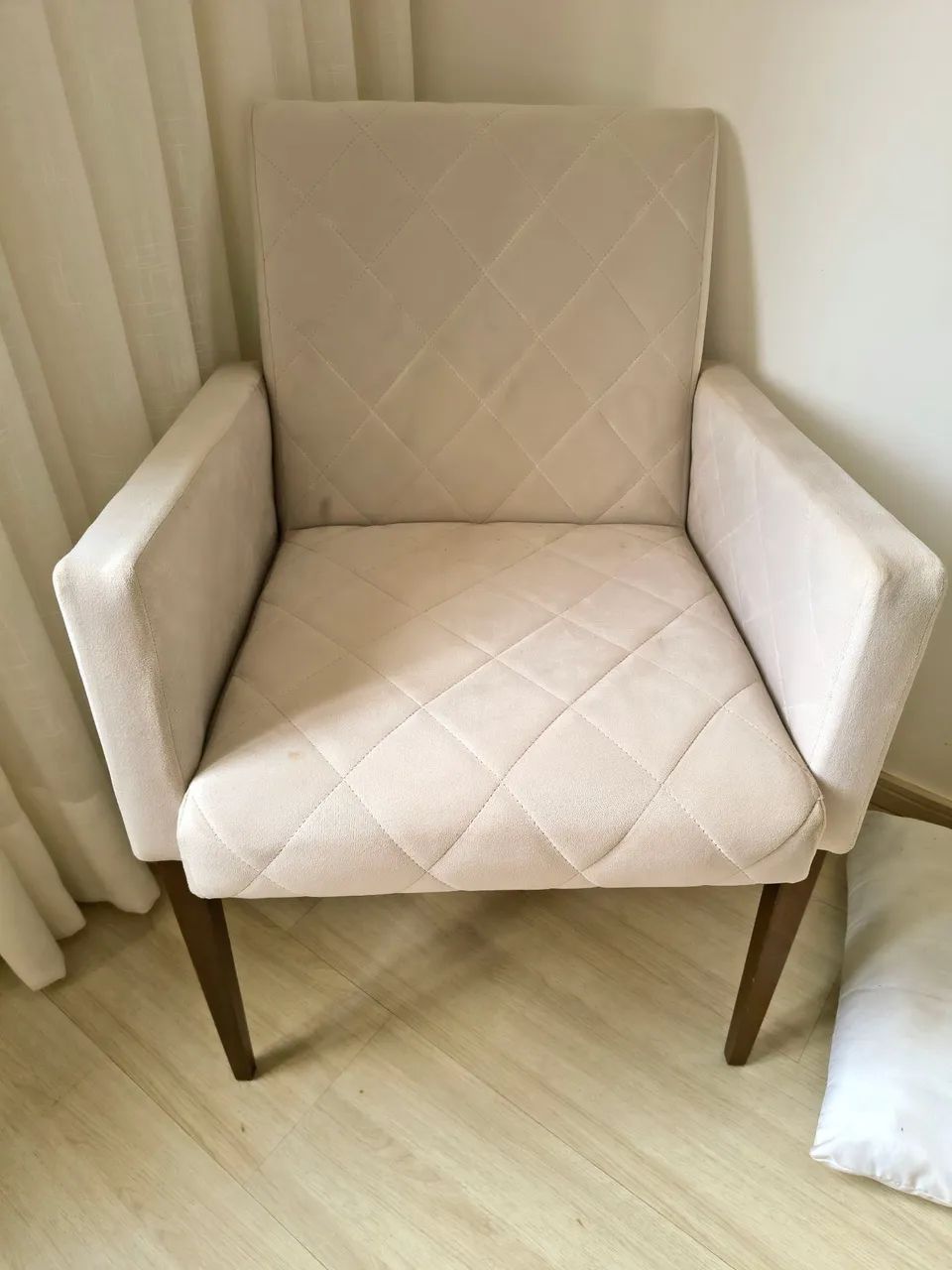 Vendo 2 poltronas lindas.