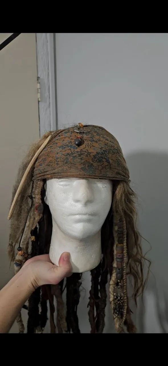 Peruca Capitão Jack Sparrow Versão DMTNT