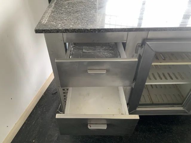 Balcão Refrigerado e Congelado 3 Portas + Expositor - Granito - Foto 4