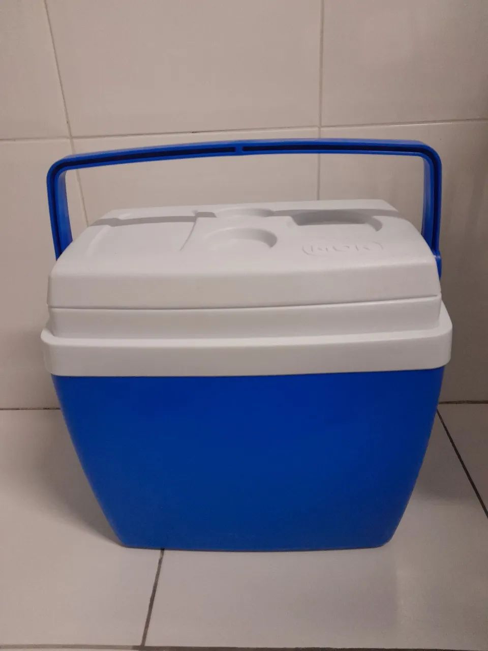 Caixa térmica 26L muito bom estado, pouco usado 