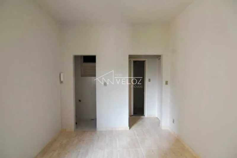Kitnet/Conjugado - / Residencial / Centro
