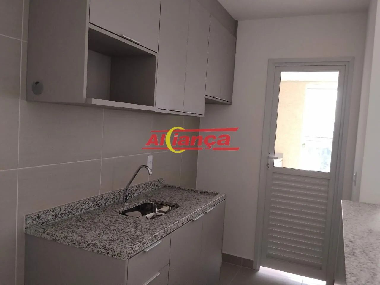 APARTAMENTO COM 2 DORMITÓRIOS - 2 VAGAS DE GARAGEM - 55m²- VILA GALVAO - R$ 3200,00 - Foto 4