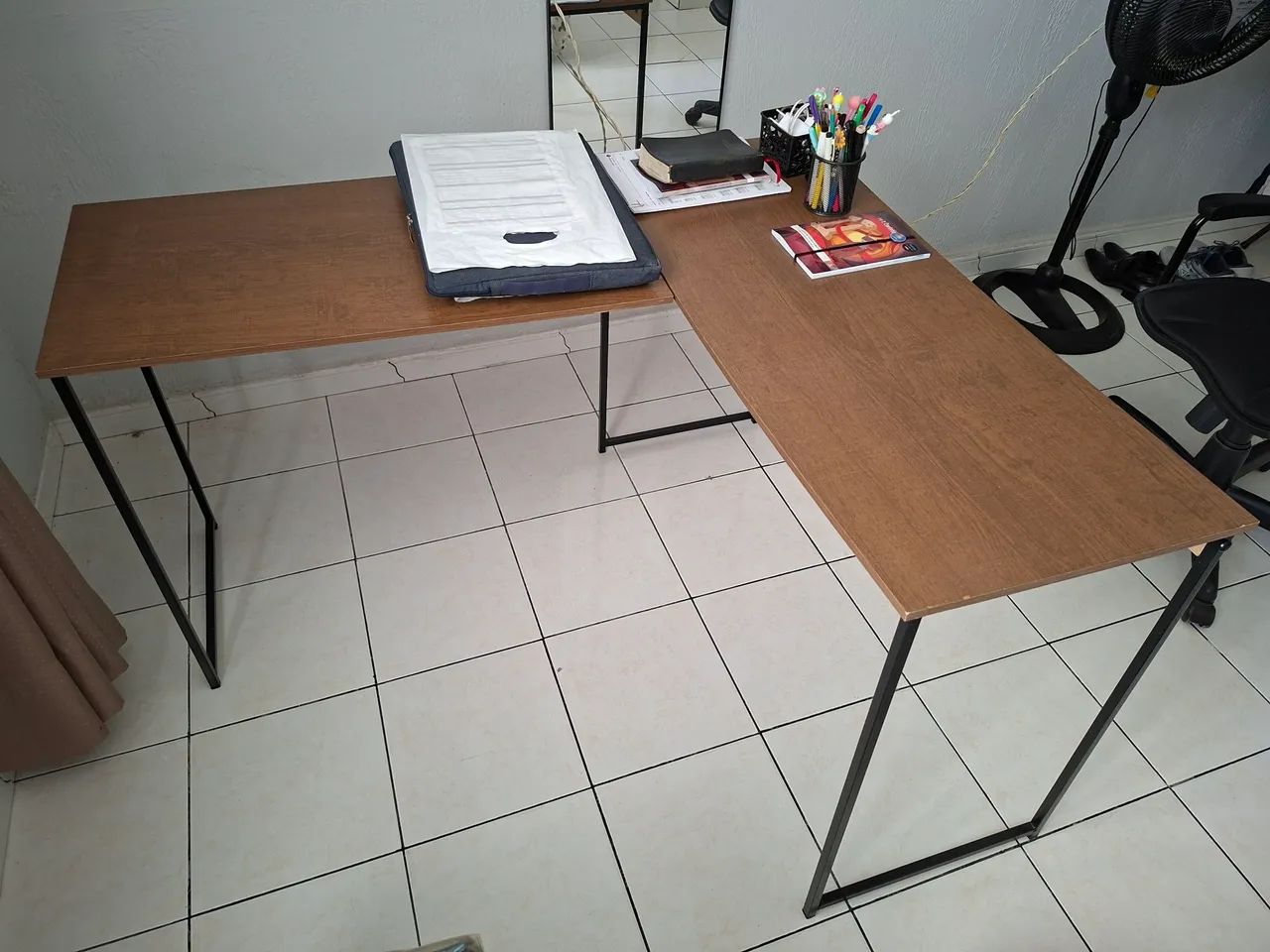 Mesa de Escritório em forma de L