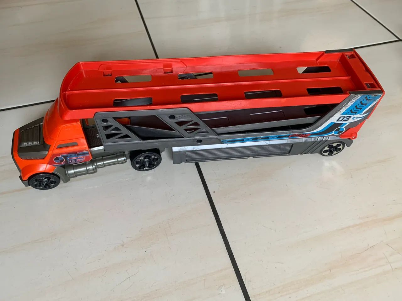 Brinquedos carrinhos usados 