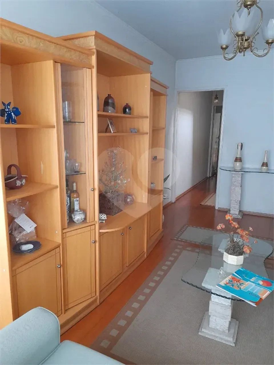 Ótimo sobrado com 3 quartos, sendo uma suíte, 2 vagas.