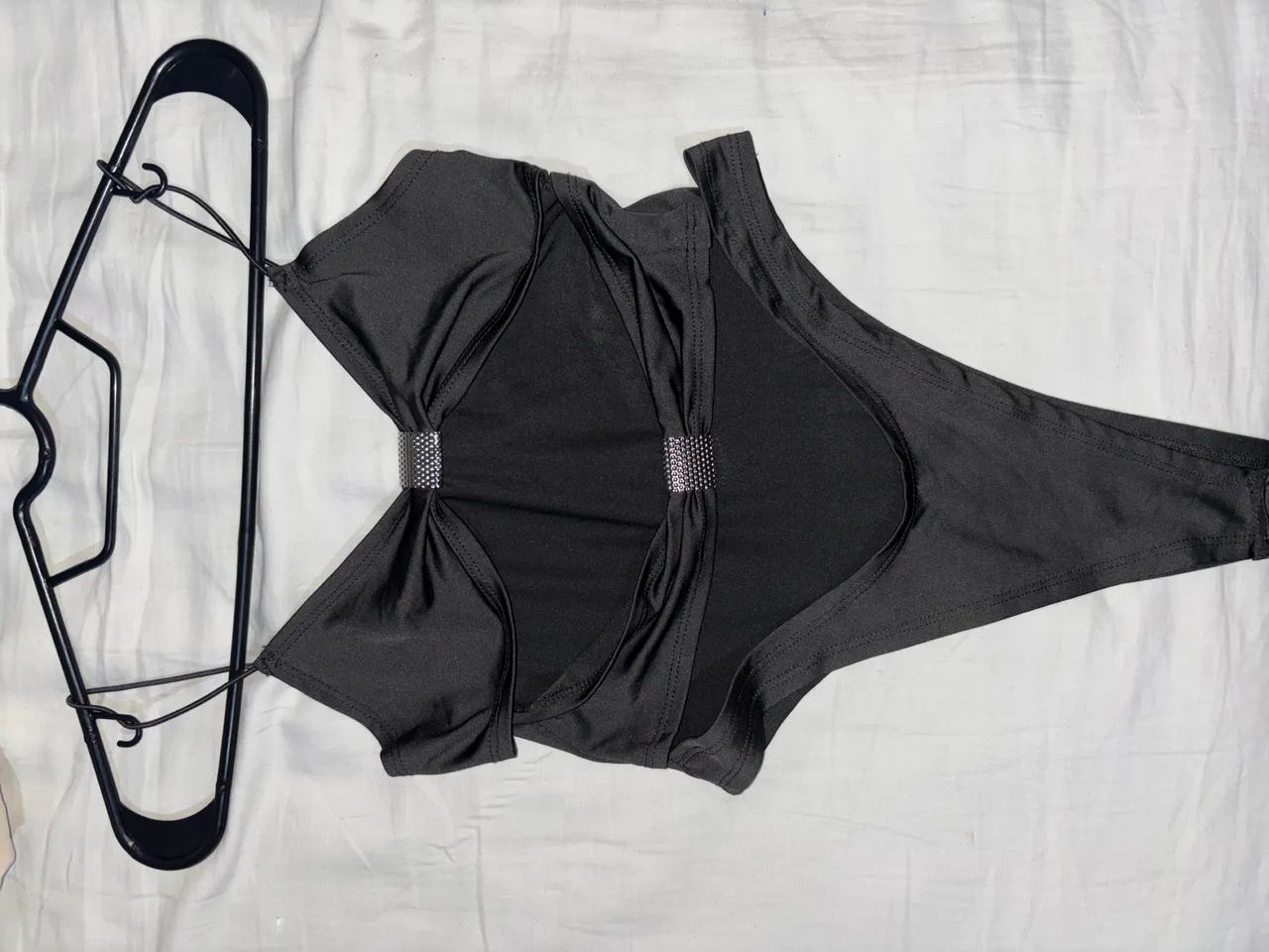 body com recortes  - Foto 3