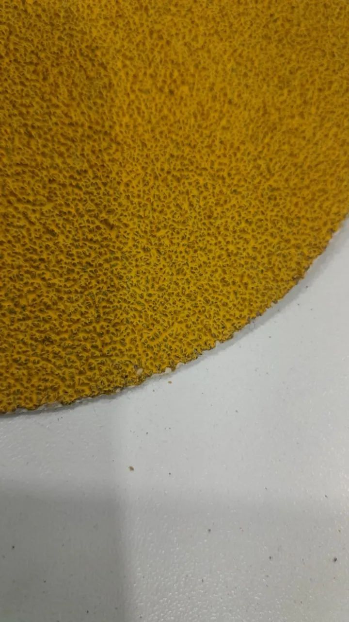 disco de lixa com sistema autoaderente (tipo Fixa Fácil/velcro), P40 medindo 5 polegadas  - Foto 3
