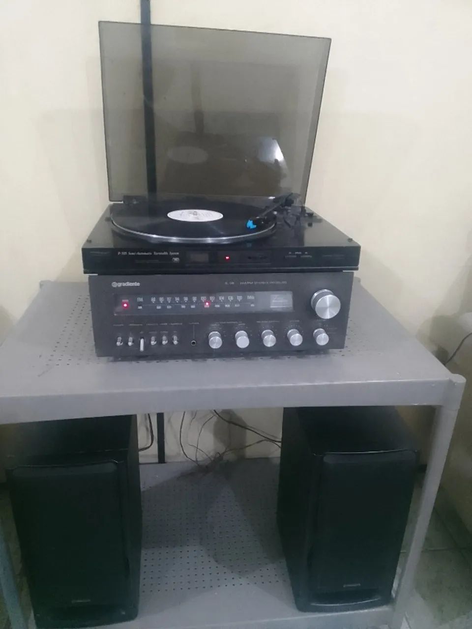 TOCA DISCOS COM RECEIVER GRADIENTE E CAIXAS PIONEER