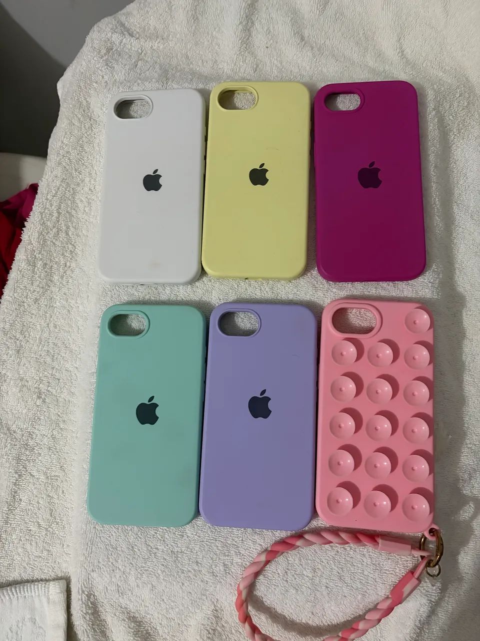 iPhone 16e - 12 capinhas