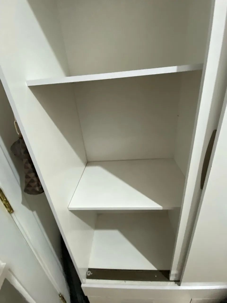 Guarda roupa pequeno - Foto 3