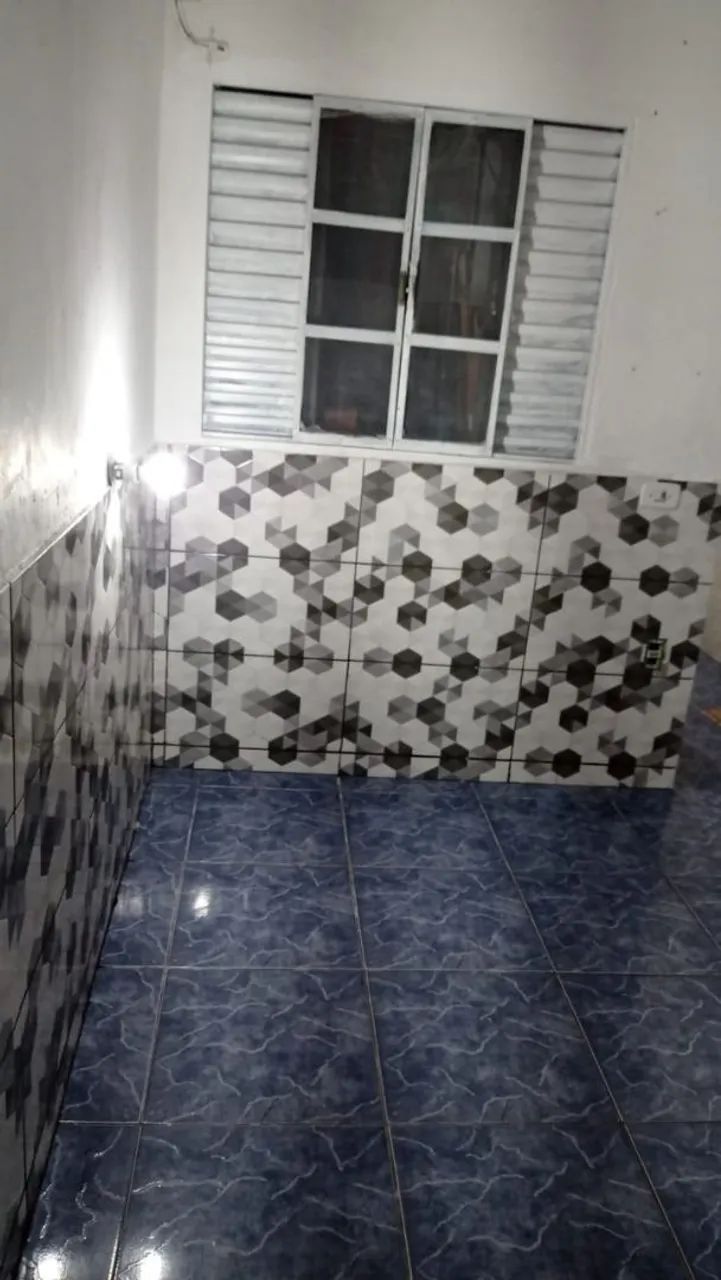 Aluga-se.  2 Cômodos  - Foto 4