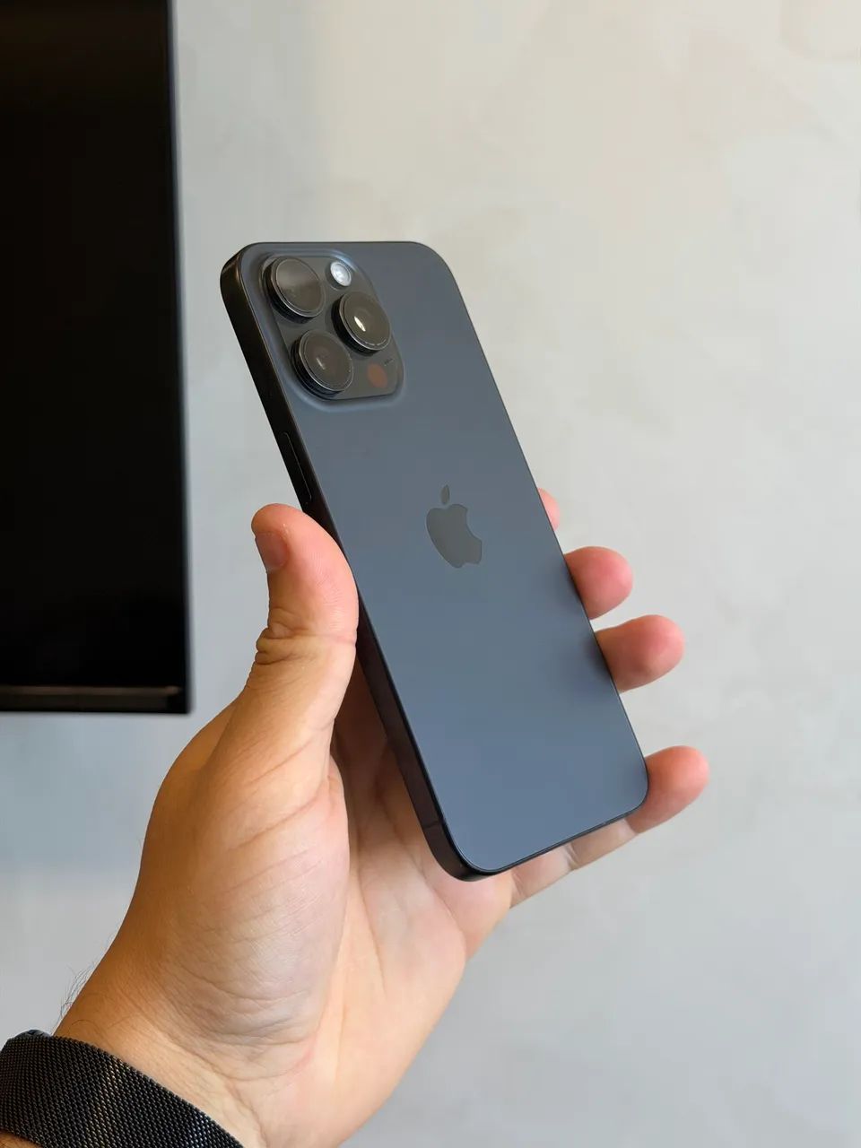 iPhone 15 pro 256gb seminovo preto  - Foto 3