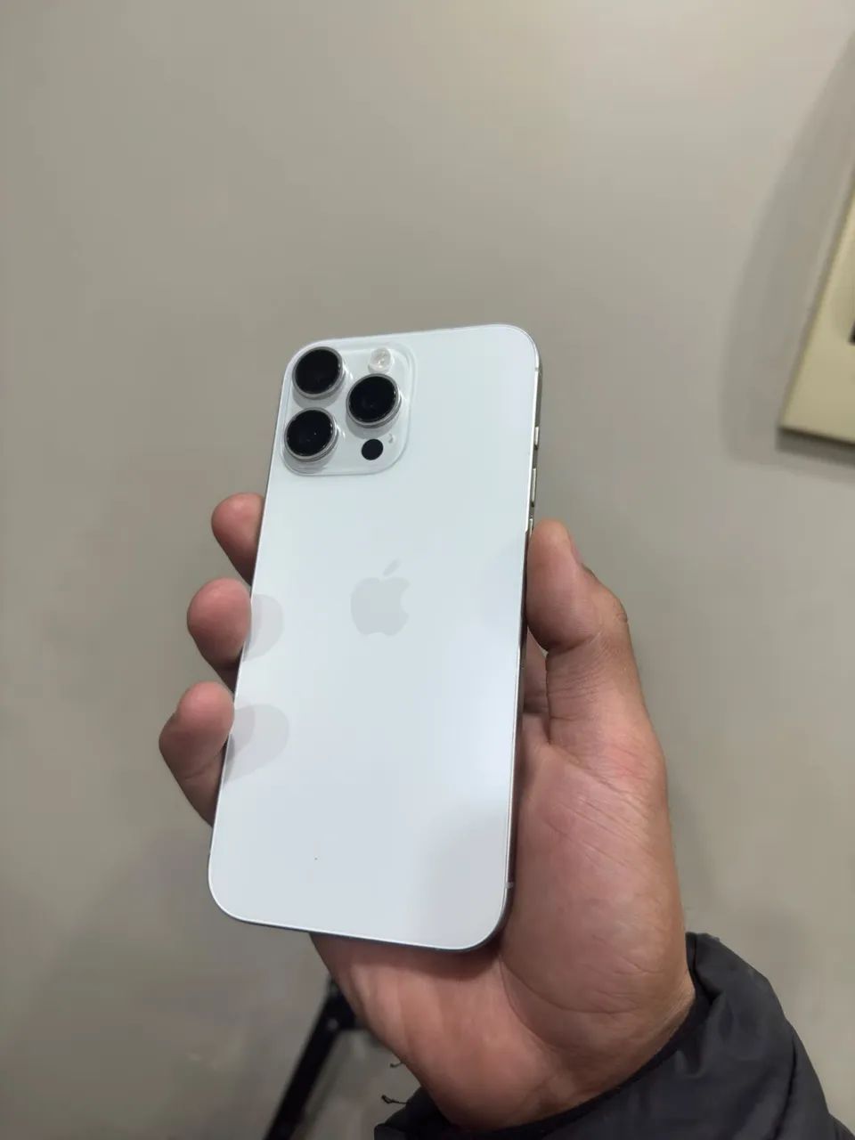 iPhone 16 Pro Max - Foto 2