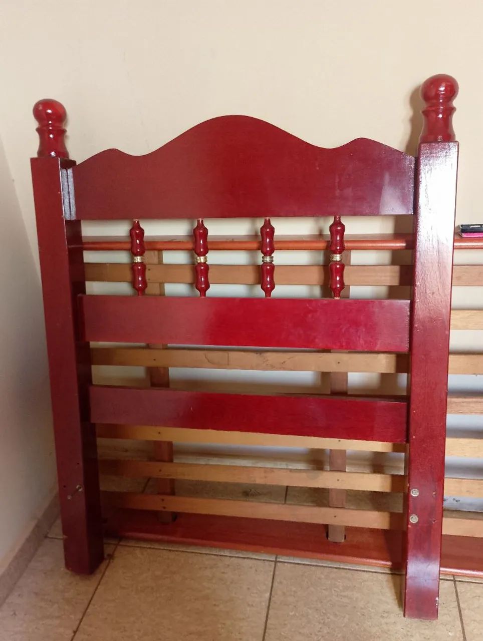 Cama de Solteiro sem colchão 