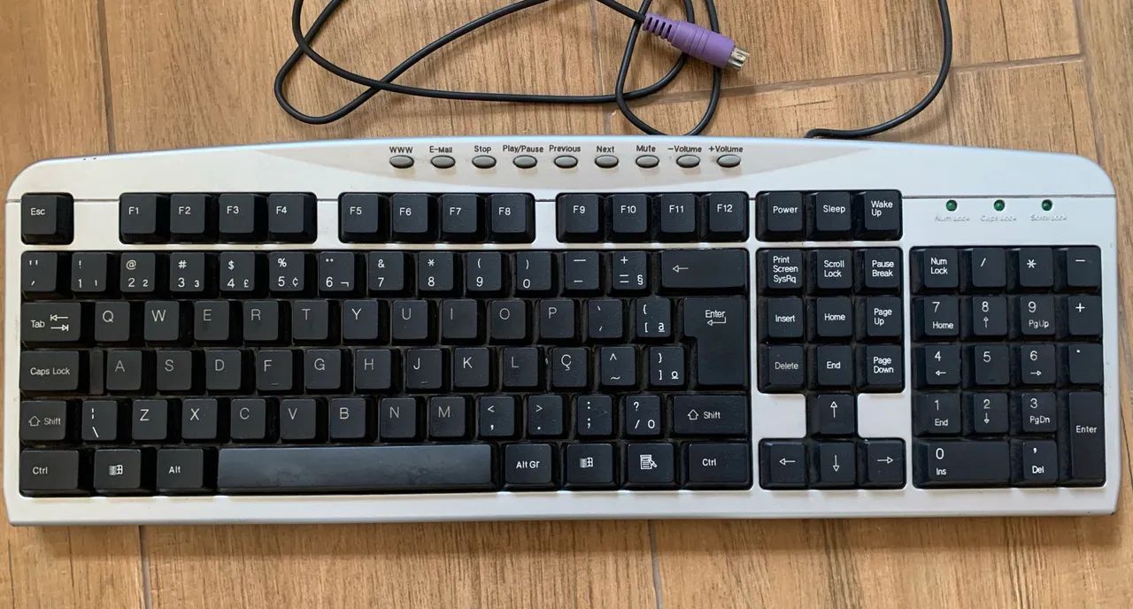 Teclado usado com conexão PS2 (4 unidades disponíveis) - Foto 5