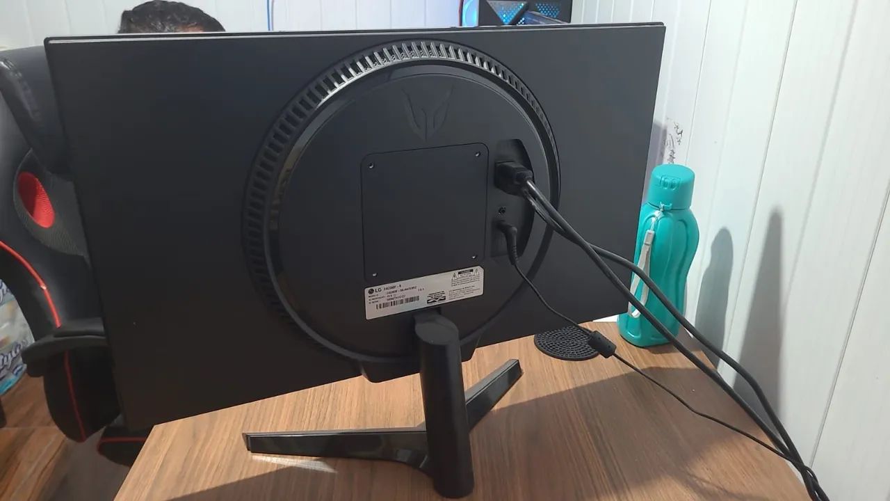 Monitor LG Ultragear 24" usado - Foto 2