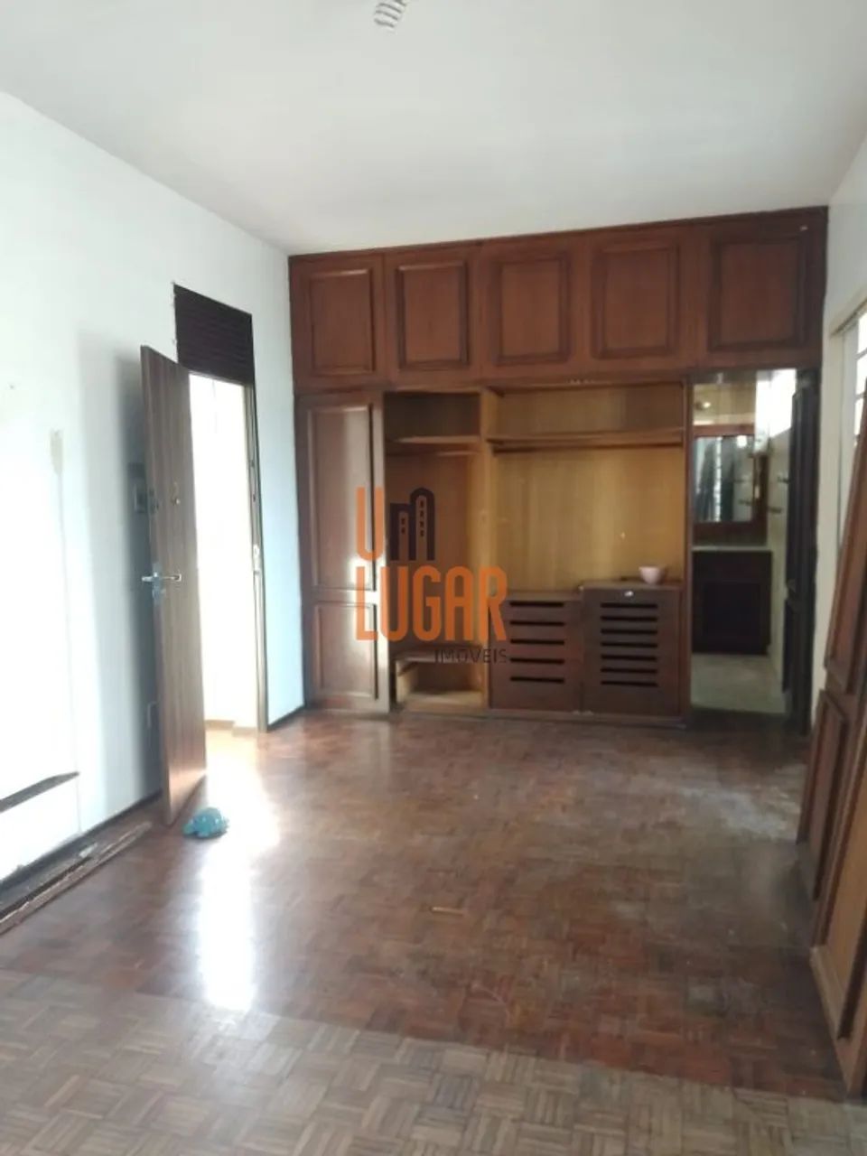 Belíssima Casa de 2 Pavimentos com 8 Quartos para Venda e Aluguel ao Lado da Praça Brasil, - Foto 5