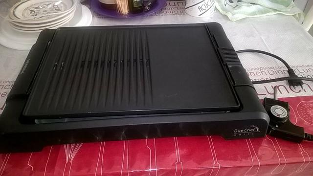 Chapa Due Grill Smart Mondial G-12 com Controle de Temperatura e 750W de Potência- Preto -