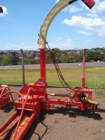 Ensiladeira para trator