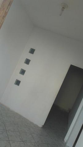 ALUGA-se p/superior 650,00 (Incluso apenas ÁGUA) - Foto 2