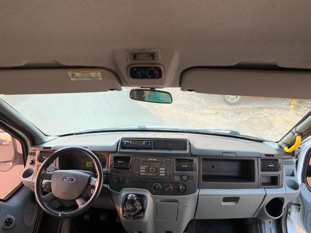 Ford Transit 350L 2013 excelente estado. Opção 20 lugares Ac Troca Ducato Sprinter master - Foto 10