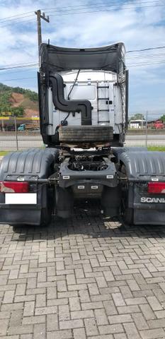 Caminhao scania r 440 6x2 prata completo motor novo ano 2014 - Foto 3