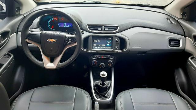 Gm chevrolet onix LT motor 1.0 flex spe/4 c manual 6 marchas 4p cinza ano 2018 35.000km. - Foto 8