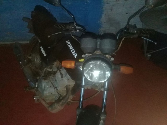 VENDENDO MOTO