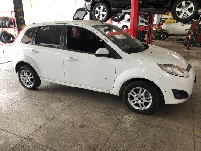FORD FIESTA 1.0 4 PORTAS COMPLETO 2014