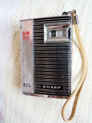 Sharp BP-102B (Funcionando) - 6 Transistor Radio AM - Made in