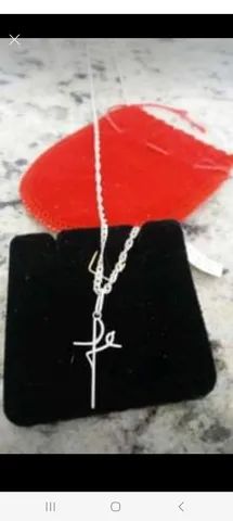 SP Atenção!Promoção Vendo Linda Corrente fina  prata pura Nova! Grátis lindo pingente  Fé.