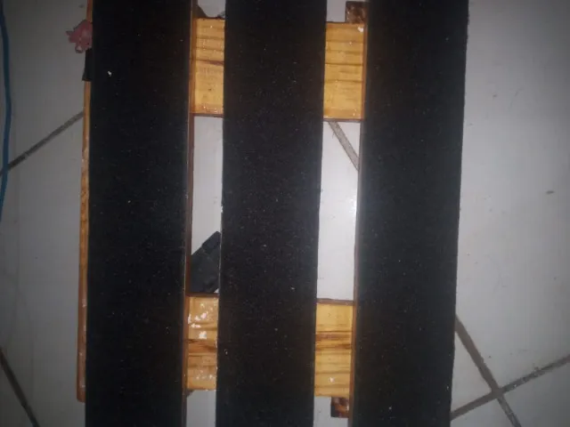 Pedalboard de madeira para músico