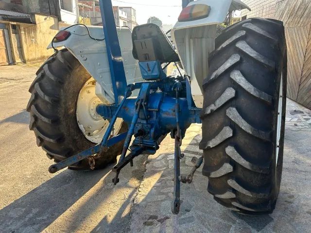 Vendo trator ford 4600