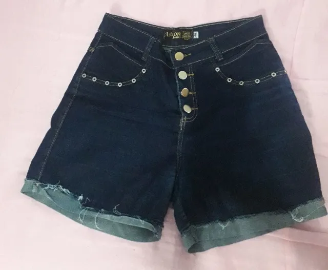 Bermuda jeans/ usada, em bom estado