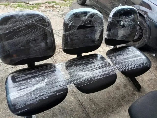 1 cadeira longarina com 3 lugares para sala de espera