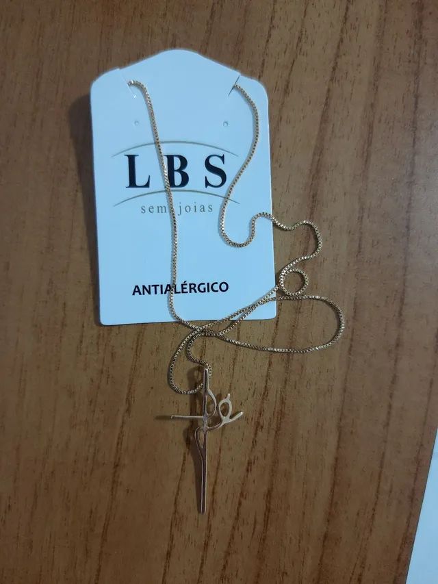 Pingente e colar