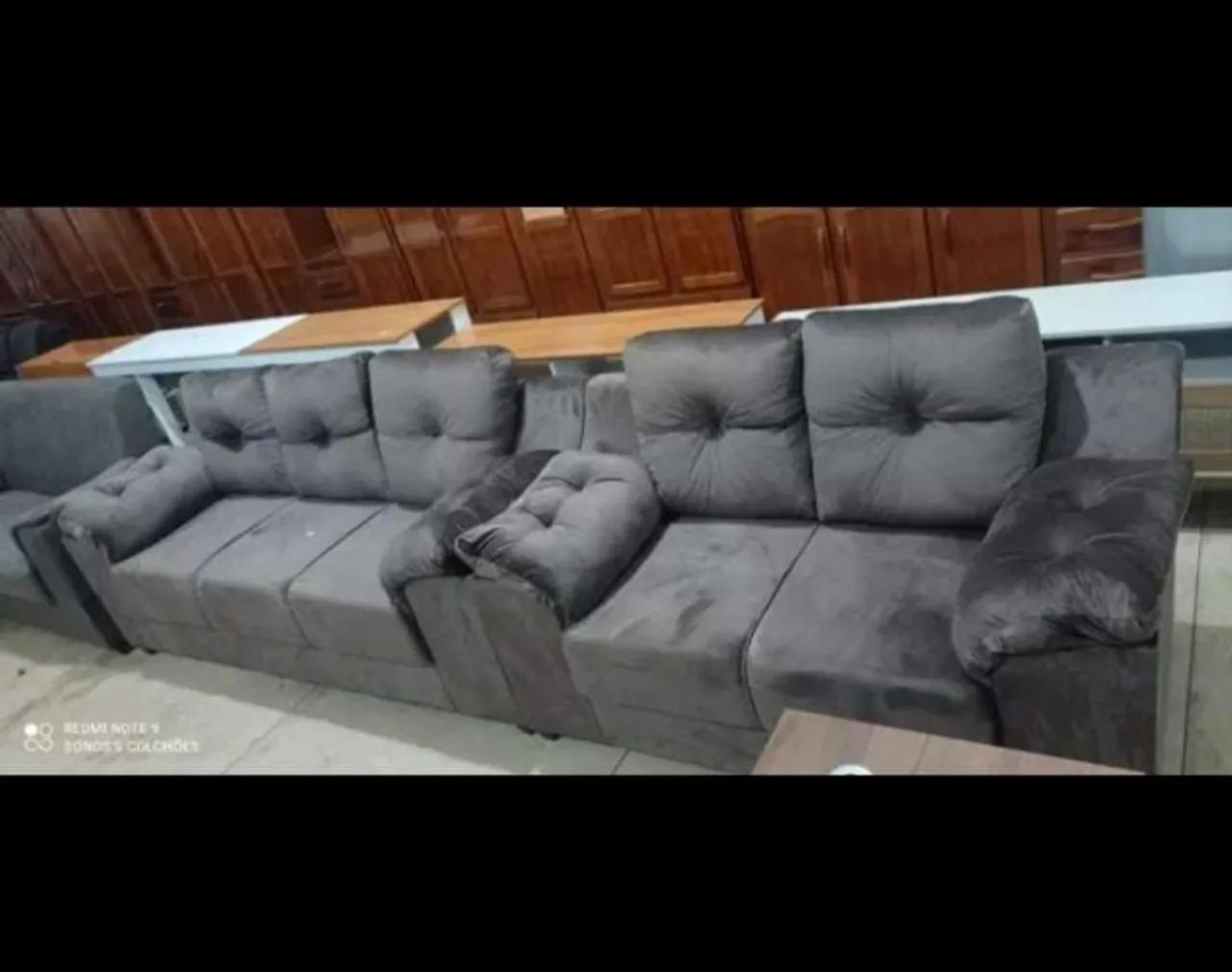 SOFA NOVO 2E3 LUGARES 