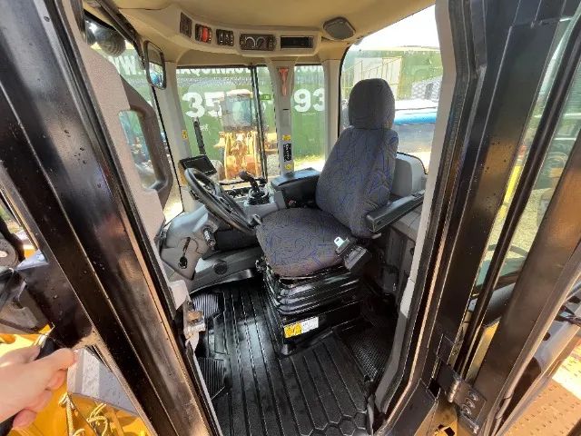 Pá Carregadeira Caterpillar 938K - Foto 5