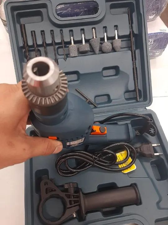 Furadeira de impacto 550w 110v de 1/2 maleta com 28pcs - Foto 4