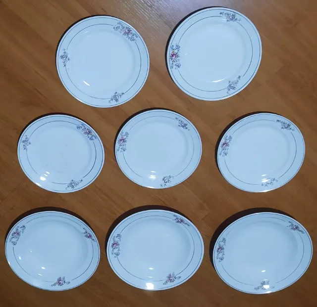 Lote de pratos antigos de porcelana Santo Eugenio