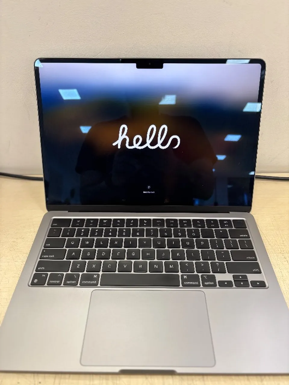 MacBook Air M2 em ótimo estado de conservação