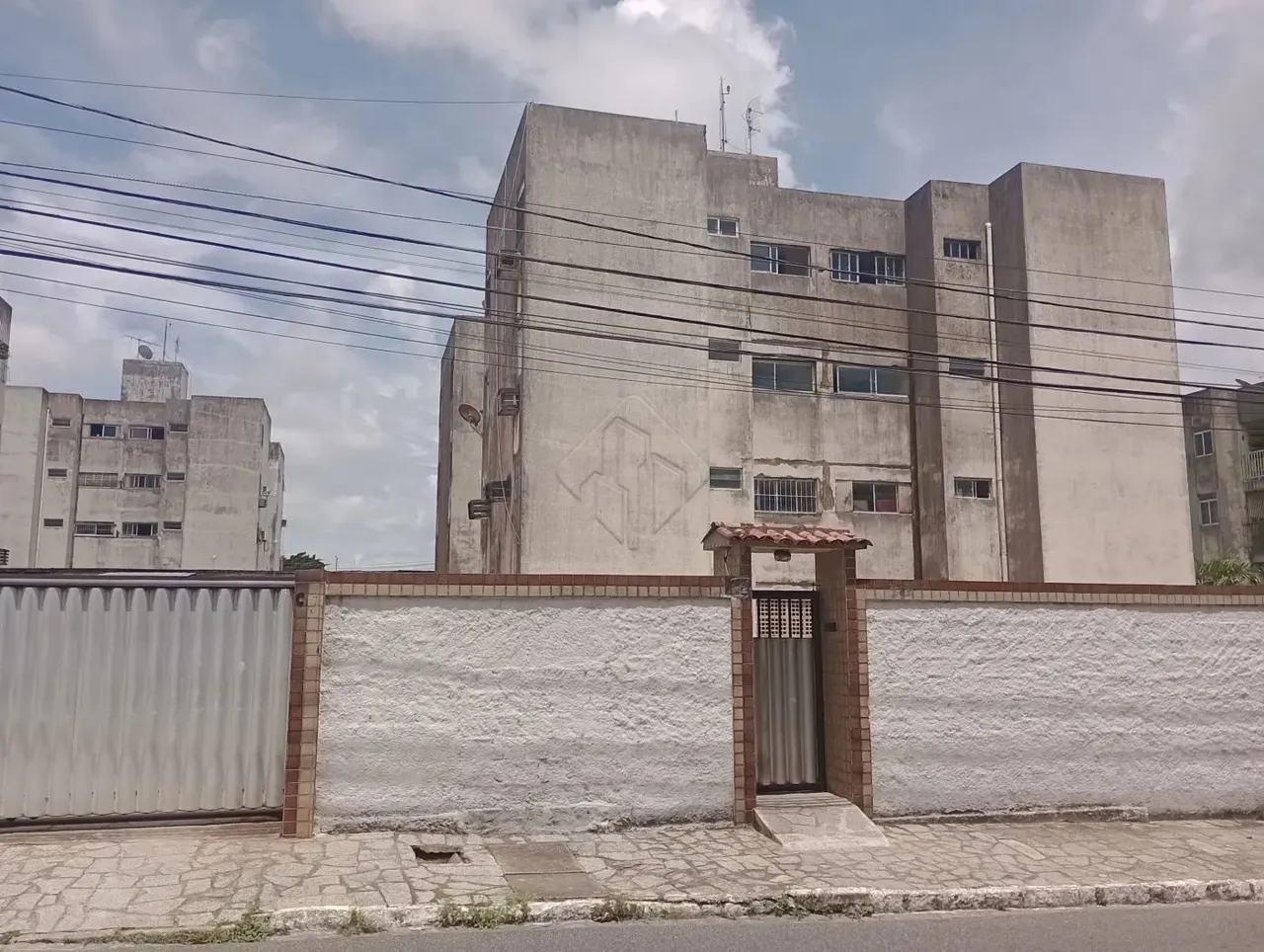Conforto e Comodidade no Jardim Cidade Universitária: Apartamento com 2 Quartos e Varanda!