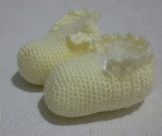 Sapatinho de bebê amarelo - Foto 3